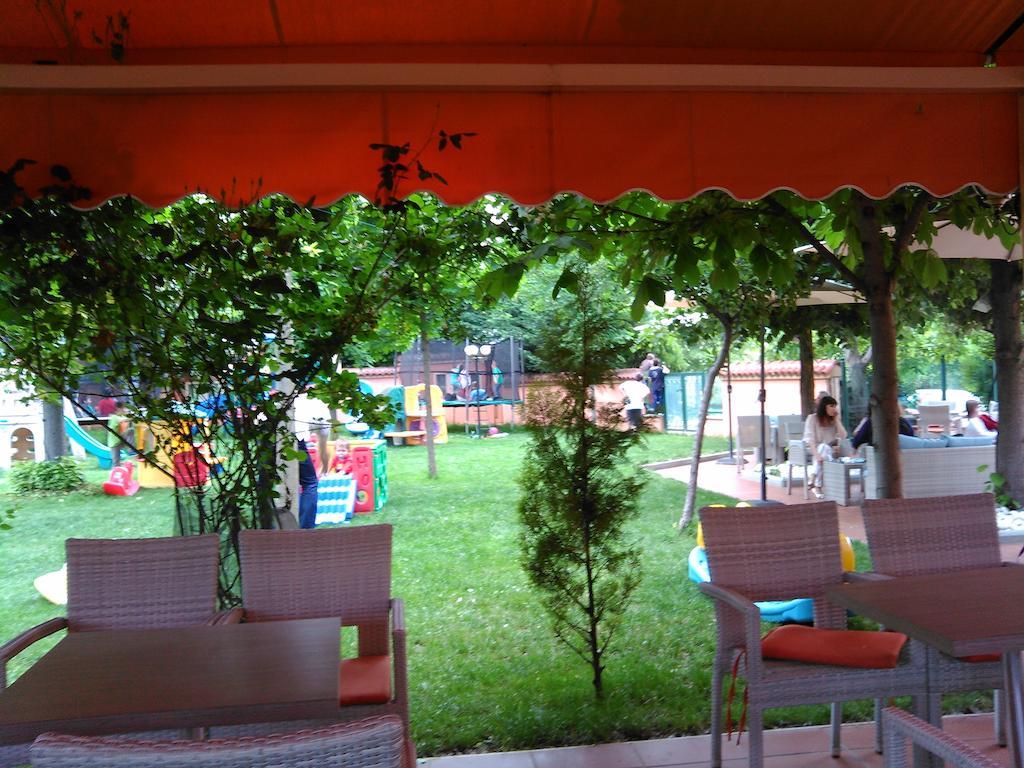 Nefeli Hotel Кожани Екстериор снимка