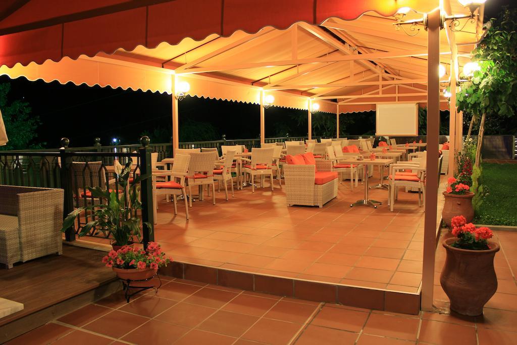 Nefeli Hotel Кожани Екстериор снимка
