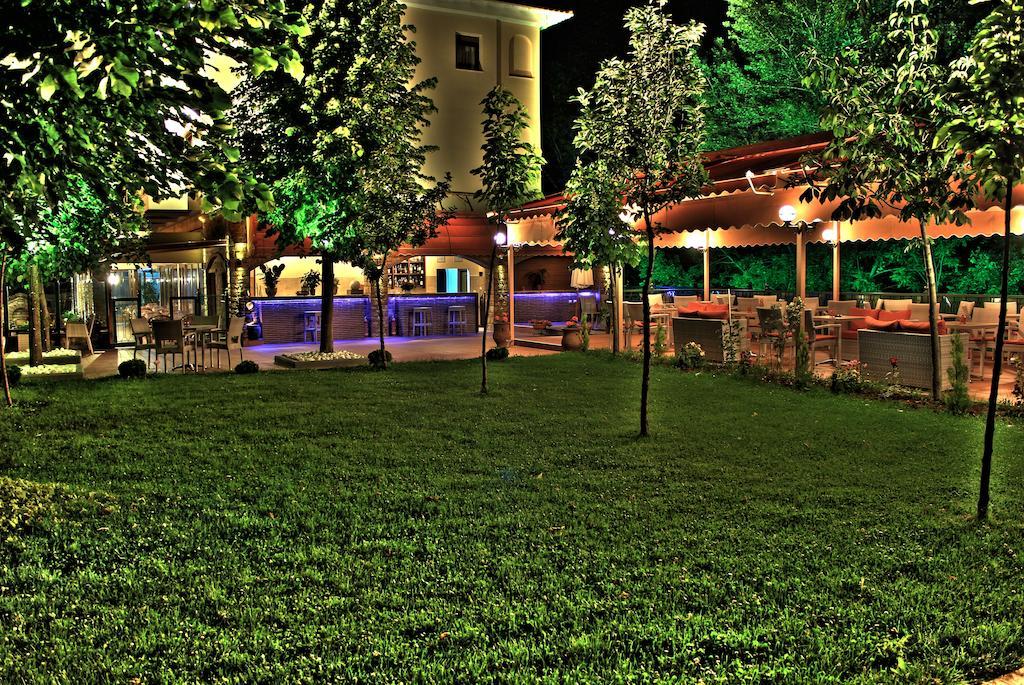 Nefeli Hotel Кожани Екстериор снимка