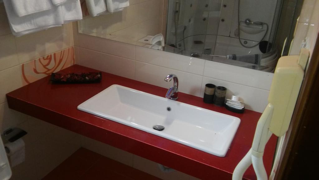 Nefeli Hotel Кожани Екстериор снимка