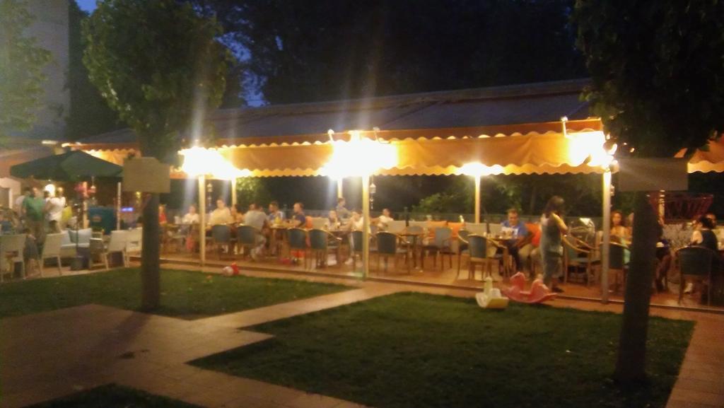 Nefeli Hotel Кожани Екстериор снимка