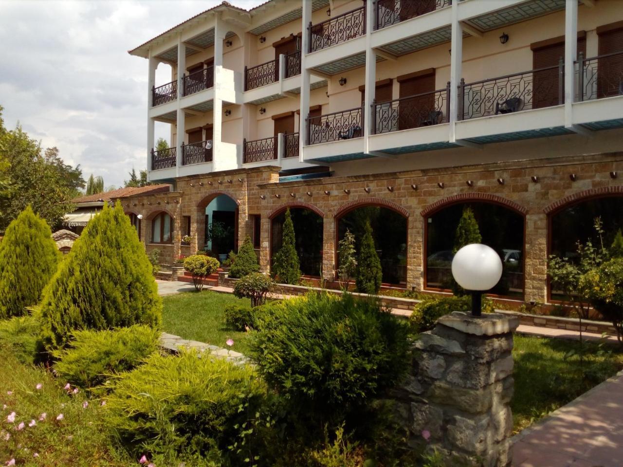 Nefeli Hotel Кожани Екстериор снимка