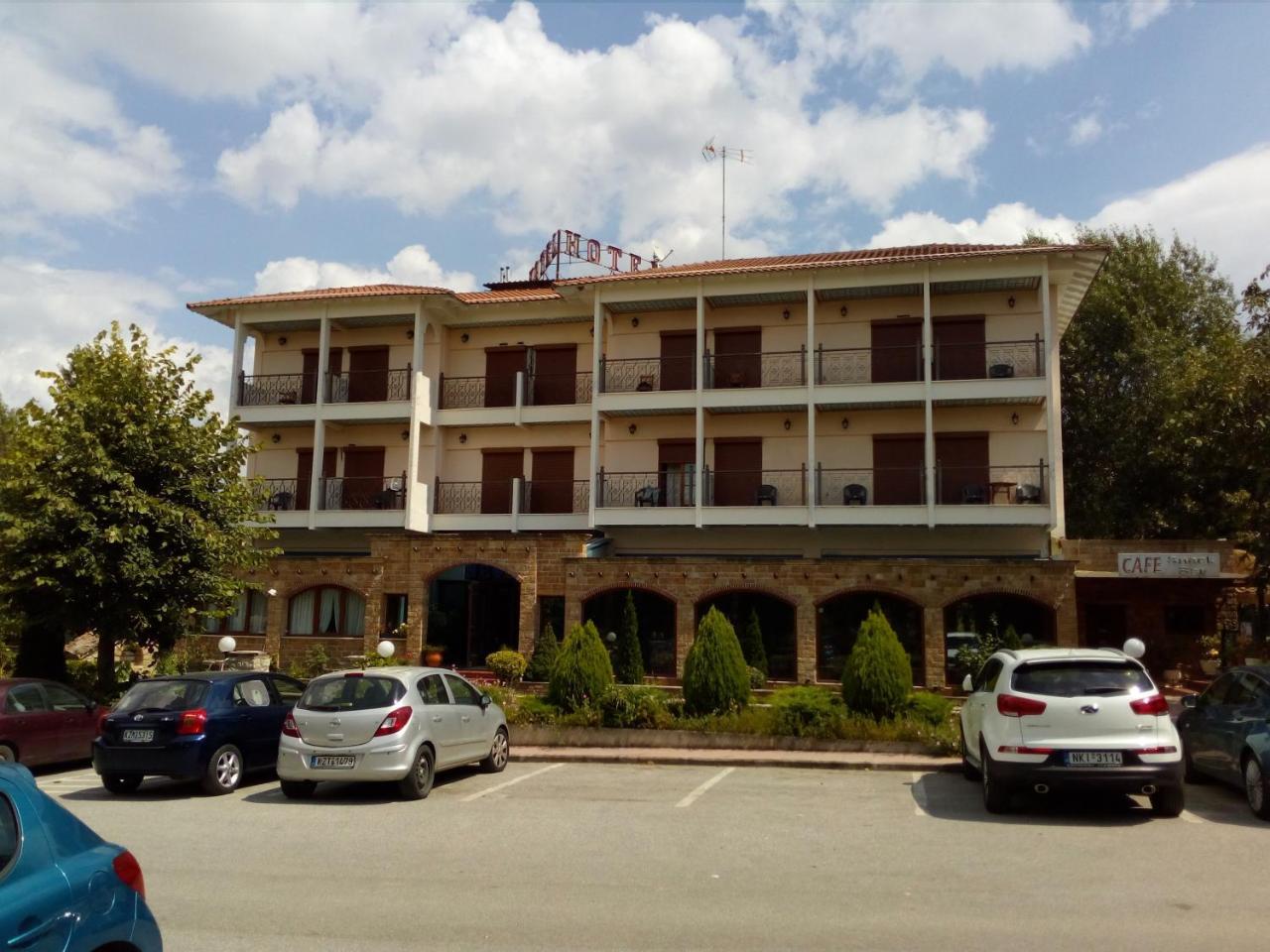 Nefeli Hotel Кожани Екстериор снимка
